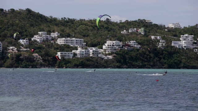 Kitesurfing-on-island-Boracay-and-Bulabog