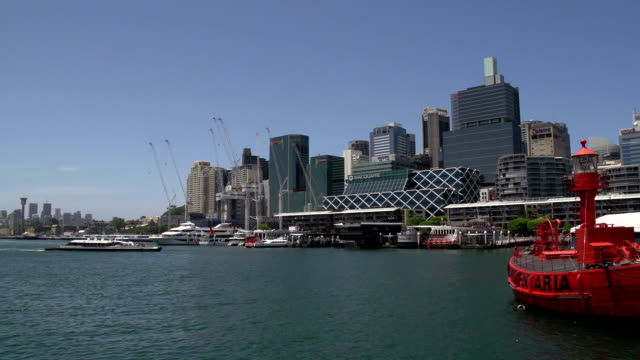 Pan-from-Darling-harbour-skyline-view-from-the-national-maritime-museum