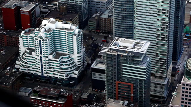 Una-vista-aérea-de-las-calles-de-Toronto,-Canadá