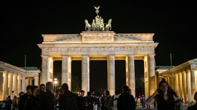 Time-lapse-4-k.-Brandenburg-Gate-Bridge-bei-Nacht