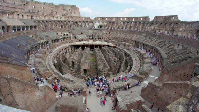 Coliseo-interior-Roma,-Italia