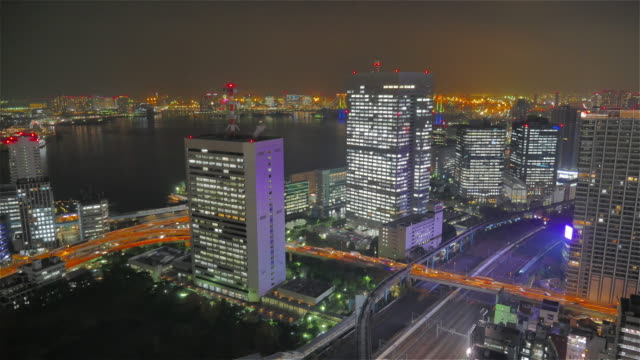 Time-lapse-view-over-Tokyo-city-by-night