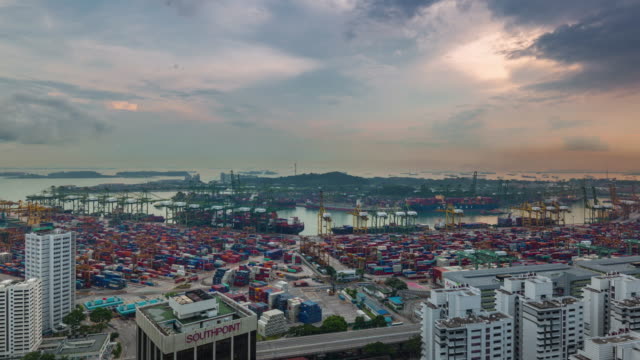schönen-Singapur-Sonnenuntergang-arbeiten-hart-Hafen-4-k-Zeit-verfallen-vom-Dach