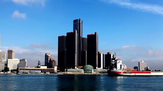 Zeitraffer-auf-die-Skyline-von-Detroit-über-den-Fluss