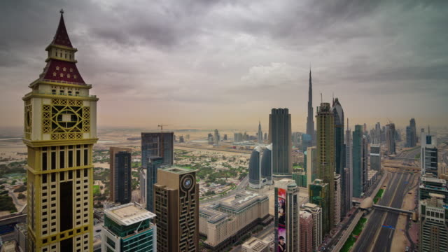 Dubai-Stadt-Innenstadt-Dach-obere-Hauptstraße-Panorama-4-k-Zeit-verfallen-Vereinigte-Arabische-Emirate