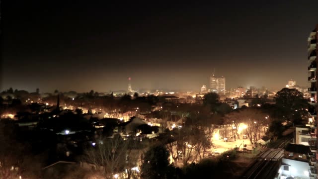 Barrio-de-San-Isidro-en-Buenos-Aires-de-noche
