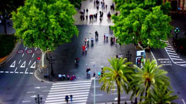 Walking-People,-Tile-Shift,-Time-Lapse,-Barcelona-Park,-Spain