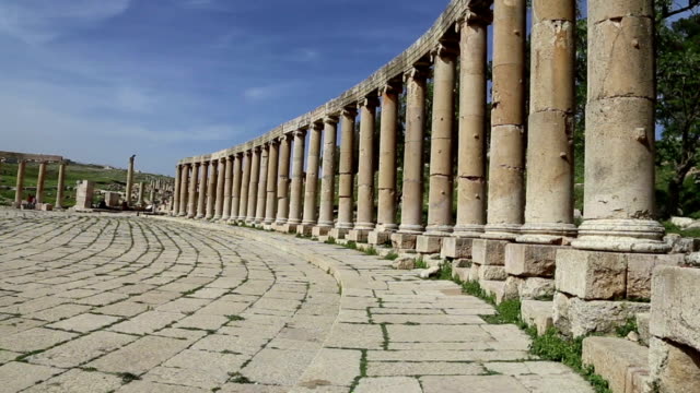 Forum-(Oval-Plaza)--in-Gerasa-(Jerash),-Jordan.- Forum-is-an-asymmetric-plaza-at-the-beginning-of-the-Colonnaded-Street,-which-was-built-in-the-first-century-AD.