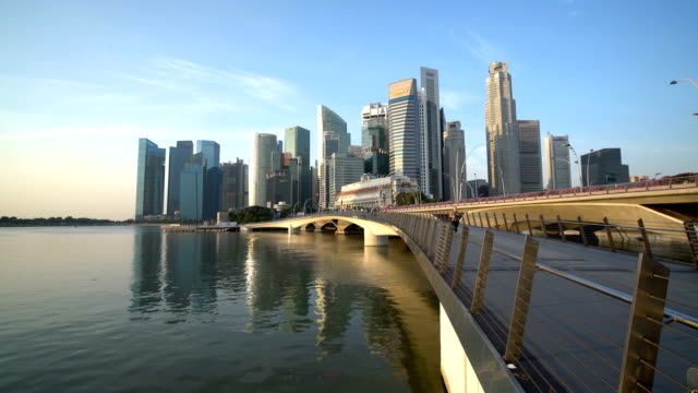 Singapur-City-Center-und-zentralen-Bankenviertel-von-Marina-Bay-aus-gesehen