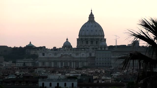 Roma-panorámica-y-Basilica-cúpula,-Italia-de-St.-Peter,-tiempo-Real