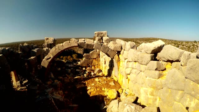 Panorama-in-Ansicht-Ruinen-des-am-besten-erhaltenen-Builds-mit-Polygonal-Verlegung-nahe-Adamkayalar-Mersin-Provinz-der-Türkei