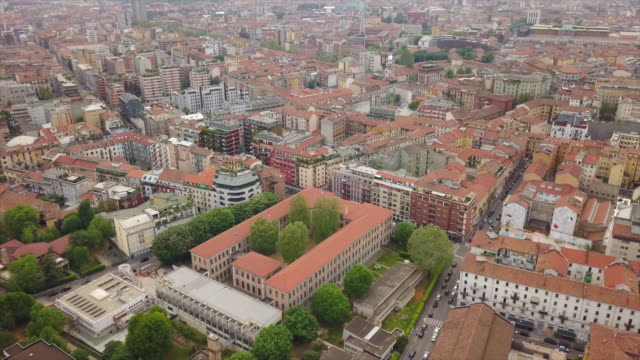 Italien-bewölkten-Tag-Mailand-Dächer-Antenne-Stadtpanorama-4k