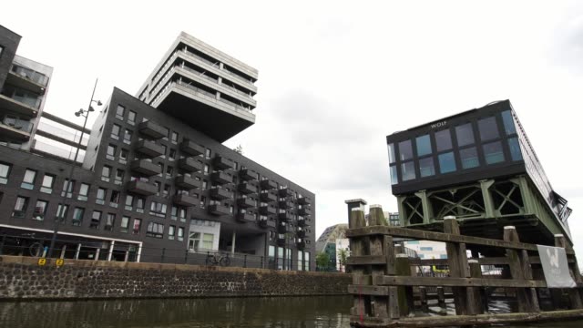 modernen-städtischen-Waterfront-Architektur-in-Amsterdam,-Europa