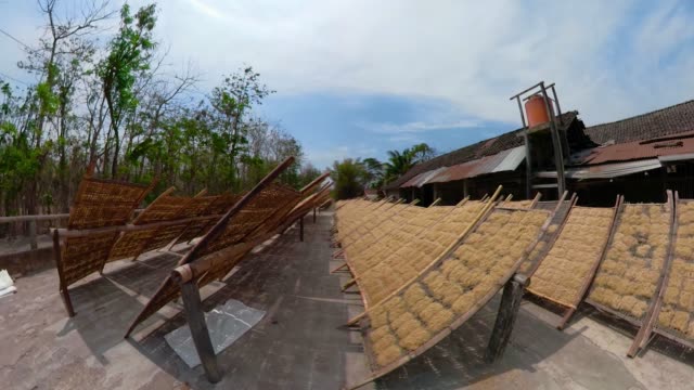Nudelfabrik-in-Bantul,-Yogyakarta,-Indonesien