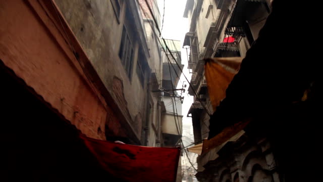 Estrecho-de-las-calles:-Varanasí,-India