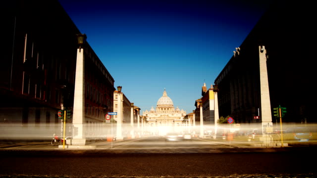 time-lapse-con-St-Peter\'s-Square-en-el-Vaticano