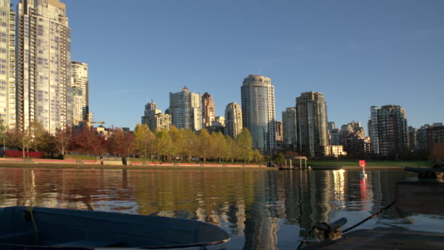 Yaletown-Dock,-Seawall-Morning,-Vancouver-4K