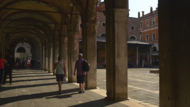 Italien-Venedig-Stadt-Sonnenuntergang-Licht-Gobbo-di-Rialto-Fisch-Marktplatz-4k