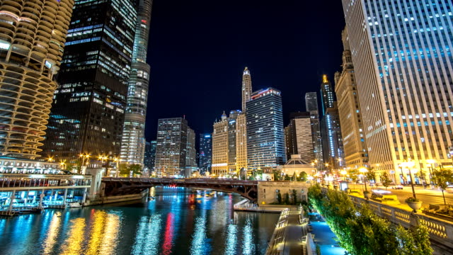 Chicago-an-der-Nachtzeit-hinfällig-Fluss-4-K-1080-P