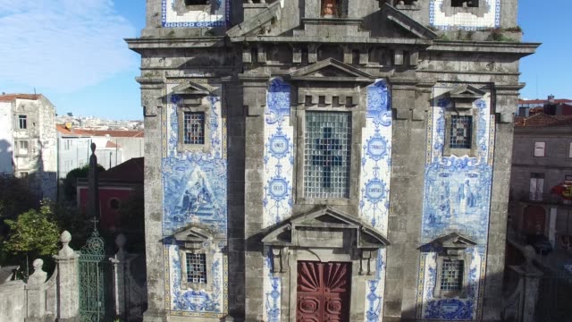 Kirche-des-Heiligen-Ildefonso,-Porto,-Portugal