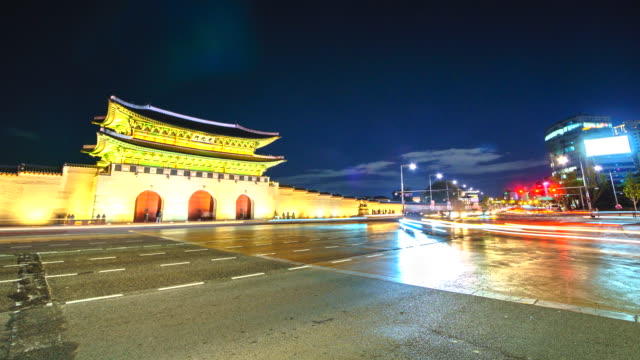 4K,-Zeit-verfallen-Gyeongbokgung-Palast-in-Seoul-Stadt-und-Verkehr-in-der-Nacht-von-Südkorea