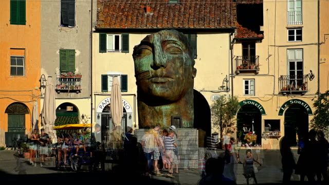 Plaza-del-óvalo-de-Lucca---Timelapse
