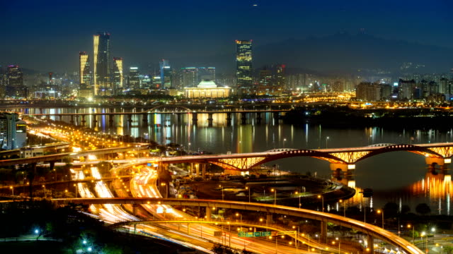 Seoul-Stadtbild-in-der-Dämmerung,-Südkorea.