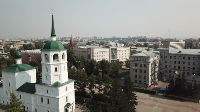 Vista-aérea-de-la-iglesia-en-el-nombre-del-Salvador-de-la-Santa-imagen-en-Irkutsk