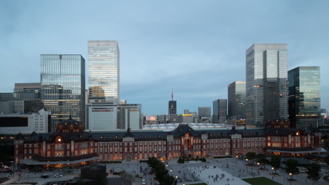 Timelapse---Twilight-time-view-of-Tokyo-FIX