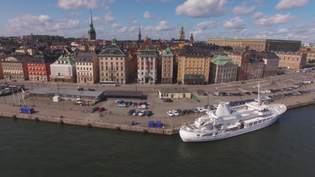 Stockholm-Stadt-Luft-Flug.-Drohne-Schuss-von-Gamla-Stan-in-Stockholm,-Schweden.-Schuss-in-4K-UHD