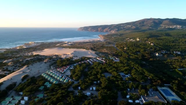 Luftbild-Drohne-Blick-auf-Guincho-Strand-in-Cascais,-Portugal