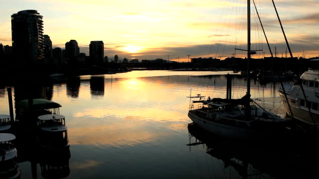 False-Creek-Morning-Paddle,-Vancouver