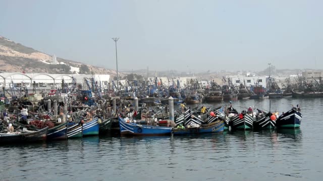 Fischerboote-im-Hafen-von-Agadir