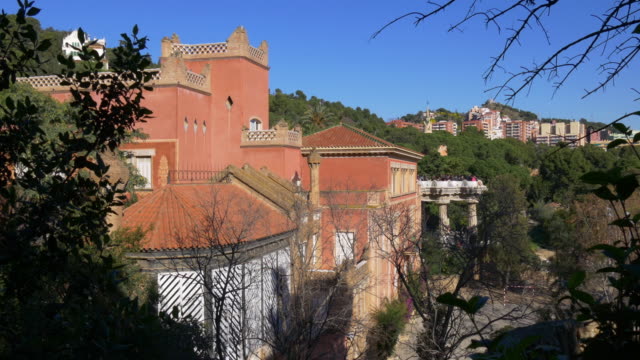 Gaudí-parque-güell-en-barcelona-edificio-4-k,-España