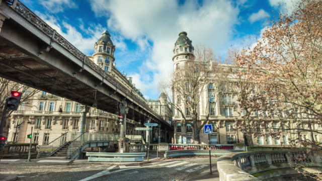france-paris-city-sunny-day-seine-river-bir-hakeim-bridge-metro-line-panorama-4k-time-lapse