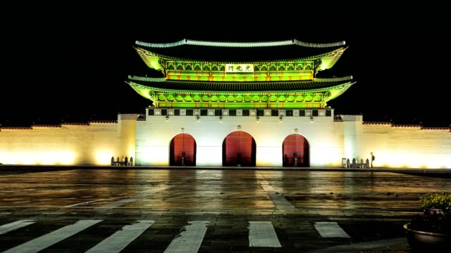 Palacio-de-Gyeongbokgung-en-la-noche-en-Seúl,-Corea-del-sur.