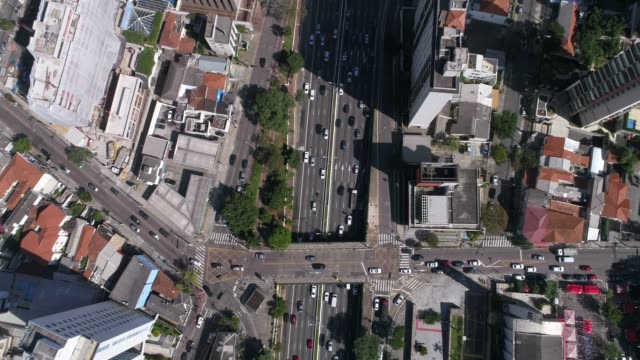 Top-View-von-23-de-Maio-Avenue-in-Sao-Paulo,-Brasilien