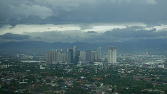 Verkehr-und-Stadtbild-in-Manila