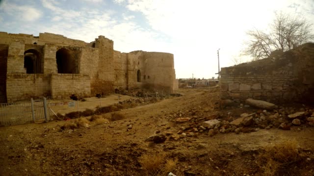 ruins-close-to-the-border-between-Turkey-and-Syria