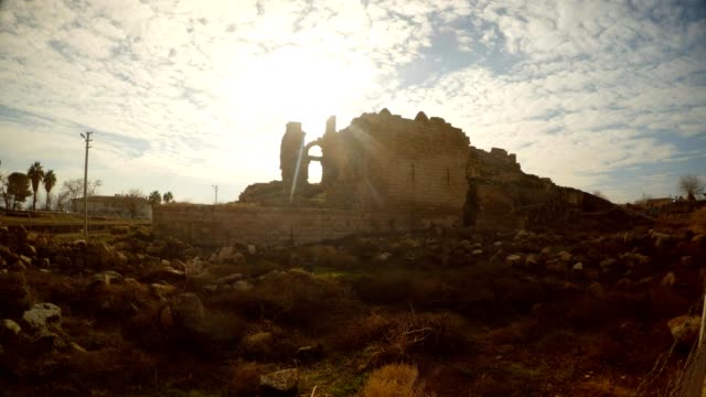 destroyed-ancient-building-on-the-border-of-Syria-and-Turkey