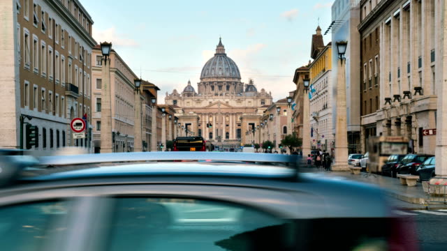 Zeitraffer-von-St-Peter-Basilica-im-Vatikan,-Rom
