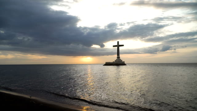 Catholic-cross-in-the-sea