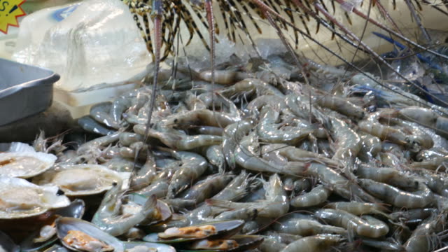 Comida-y-mariscos-en-el-barrio-chino-de-Bangkok