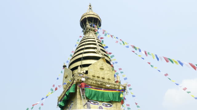 Ancient-famous-Sawayambhunath-monkey-temple-in-Kathmandu,-Nepal.
