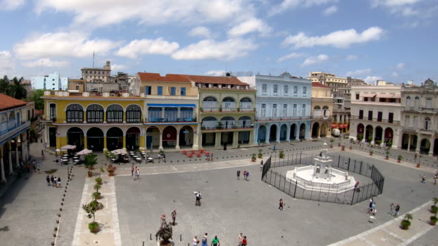 Plaza-Vieja-in-Havanna,-Kuba