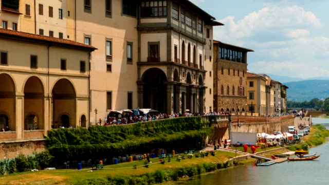 Arno-River,-Florence,-Tuscany,-Italy