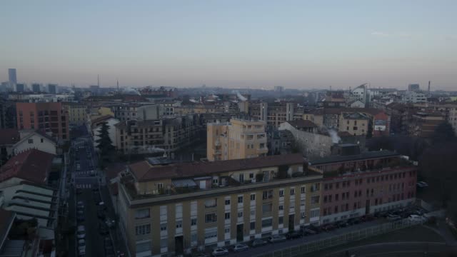 Vista-de-abejón-secuencias-aéreas-skyline-de-Milán