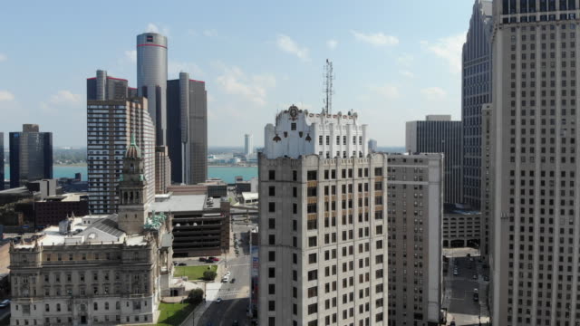 Aerial-view-of-Detroit-skyscrapers