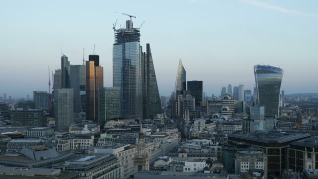 Elevado-de-Time-lapse-del-distrito-financiero-de-Londres-Inglaterra