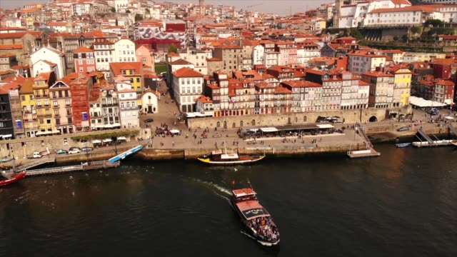 Douro-River,-Porto,-Portugal